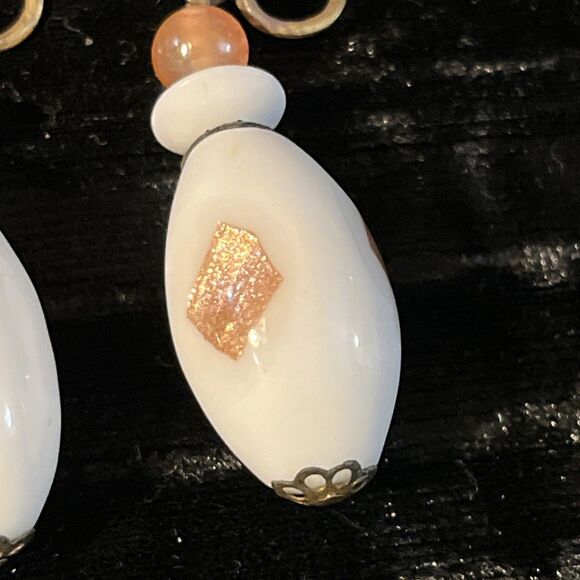 Vintage Cased Milk Glass Gold Accent Dangle Drop Screw Back Earrings Japan - Picture 5 of 7